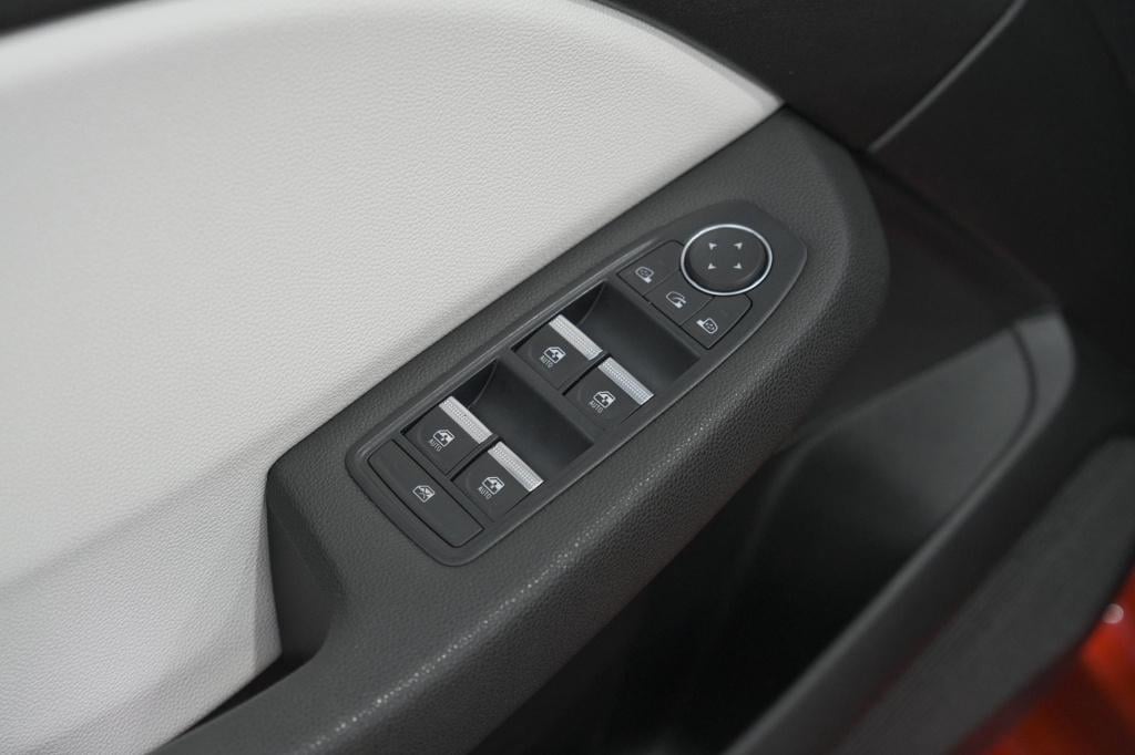 Renault Clio tce 100 intens | dodehoekdetectie | camera | apple carplay | p