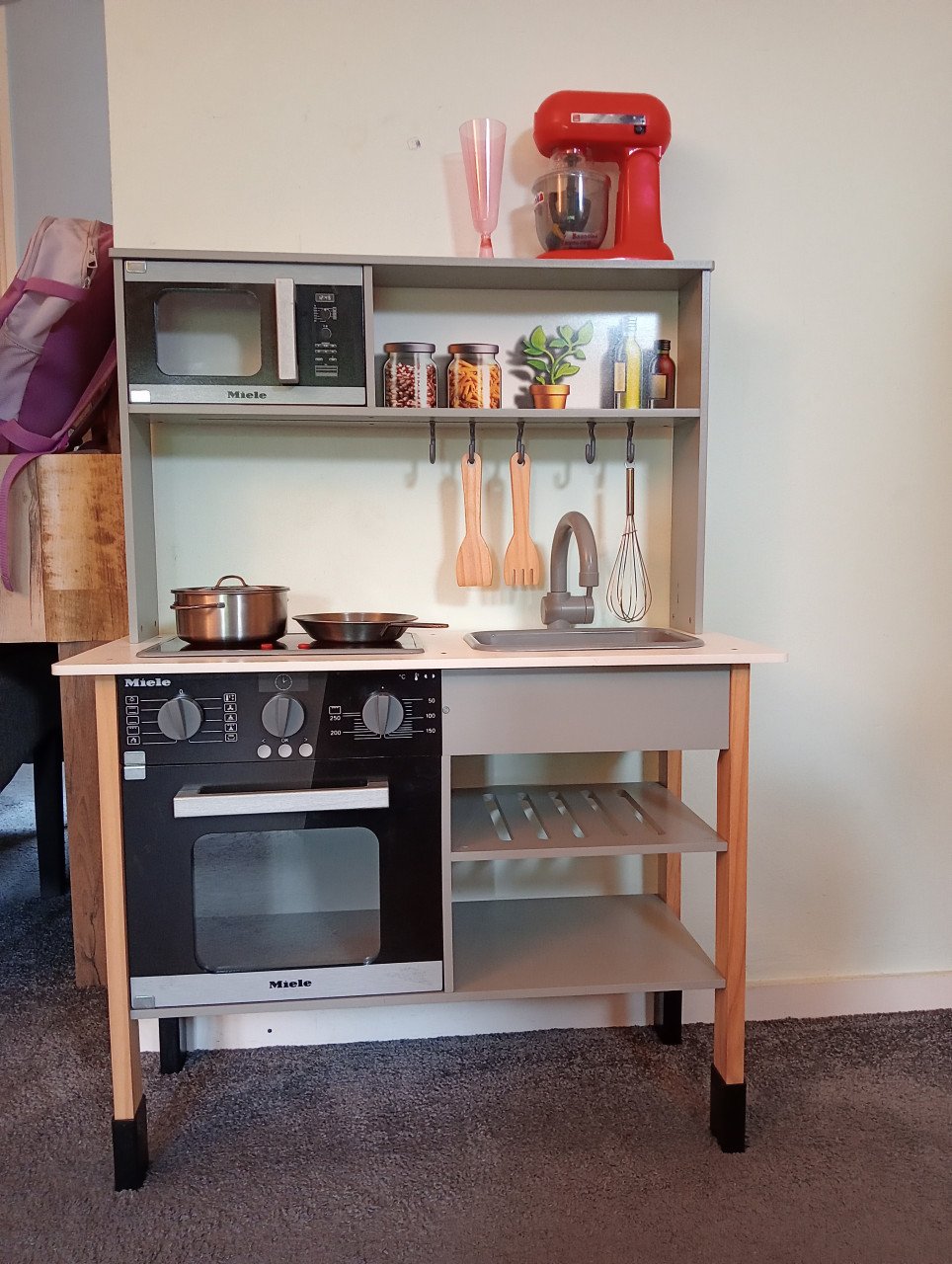 TE KOOP: MIELE SPEELKEUKENTJE, ALS NIEUW!!