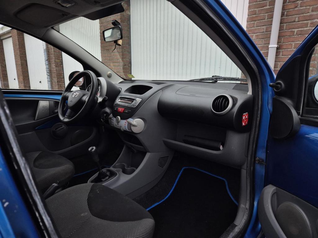 Toyota Aygo 1.0-12v comfort / origineel nl / 5-deurs / airco
