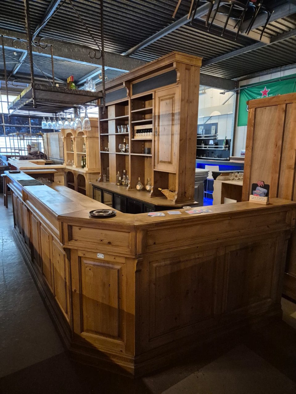 Barkrukken cafe stoelen statafel barren krukken barmeubel toonbank balie