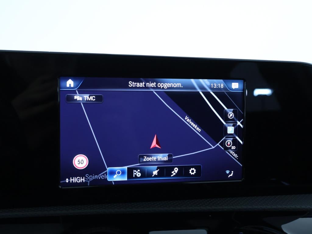 Mercedes-Benz A-Klasse 250 e premium plus | amg line | panoramadak | sfeerv