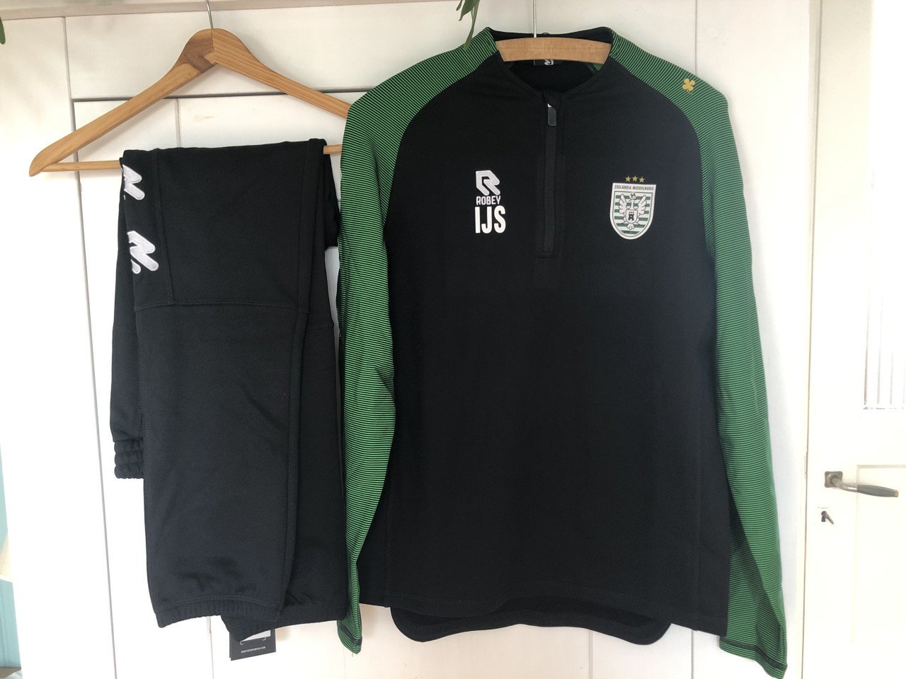 Volledige NIEUWE set Robert Zeelandia kleding maat 164
