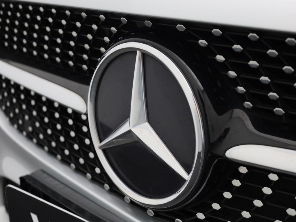 Mercedes-Benz A-Klasse 180 business solution amg | automaat | half leder | 