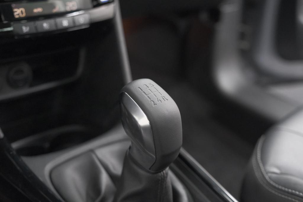 Peugeot 2008 puretech 110 allure | panoramadak | apple carplay | navigatie 
