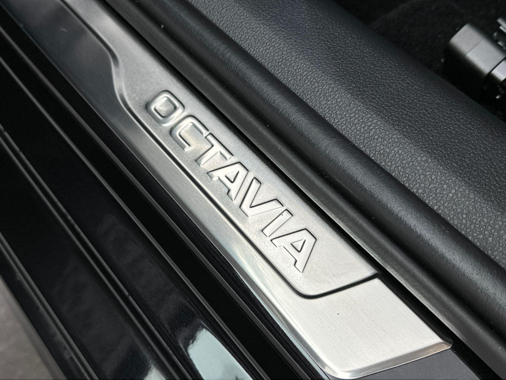 Skoda Octavia combi 1.5 tsi business edition plus 115pk