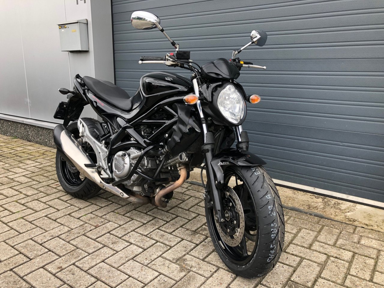 Suzuki Gladius 650 met ABS uit 2013, net onderhoud gehad, nwe banden €3250-