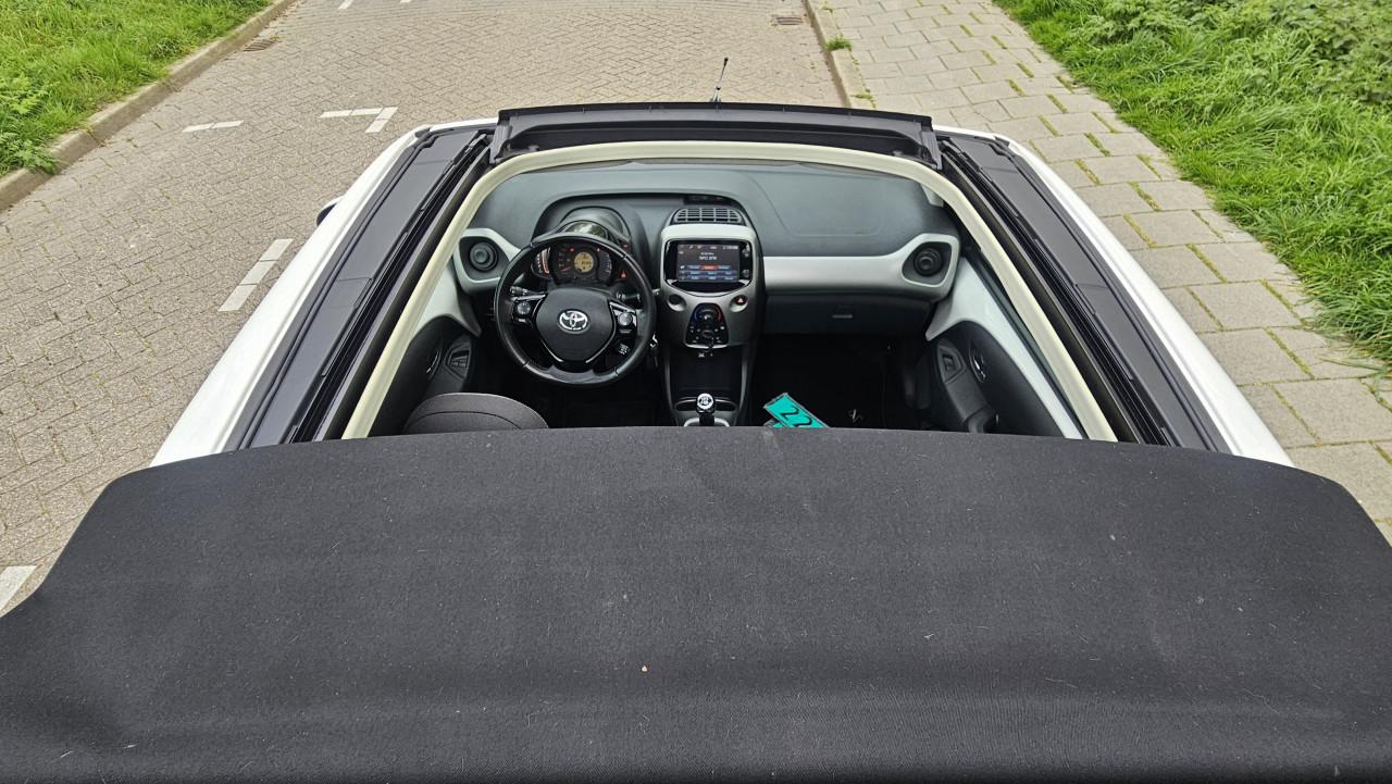 Zuinige 5drs TOYOTA AYGO X-WAVE Cabrio Top / NL AUTO / NAP / 80.865 km !
