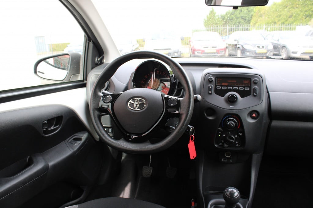 Toyota Aygo 1.0 vvt-i x-fun