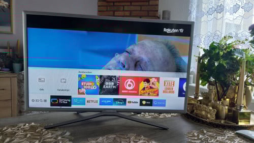 Samsung  32 inch  smart tv