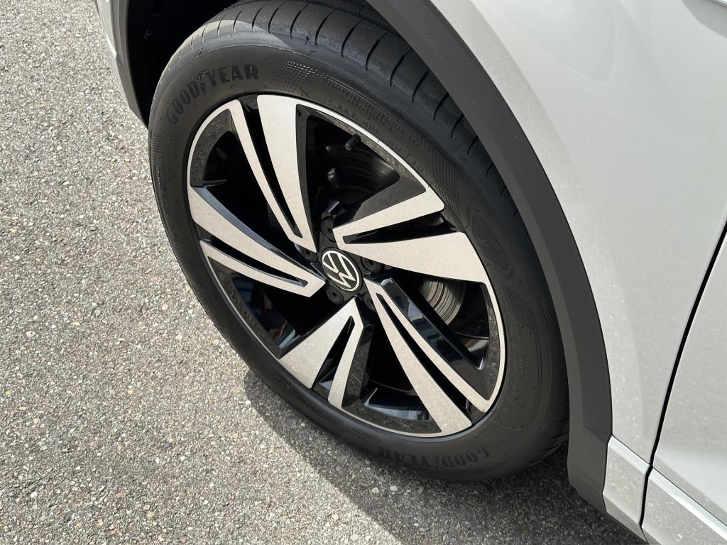 Volkswagen T-roc 1.5 tsi 150pk dsg r-line | trekhaak | camera | keyless | e