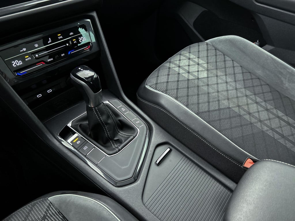 Volkswagen Tiguan 1.5 tsi r-line | automaat | lmv | panorama dak | climate 