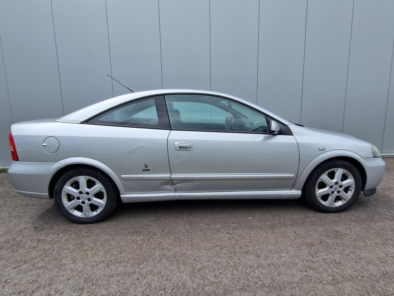 Opel Astra Coupé 2.2-16V