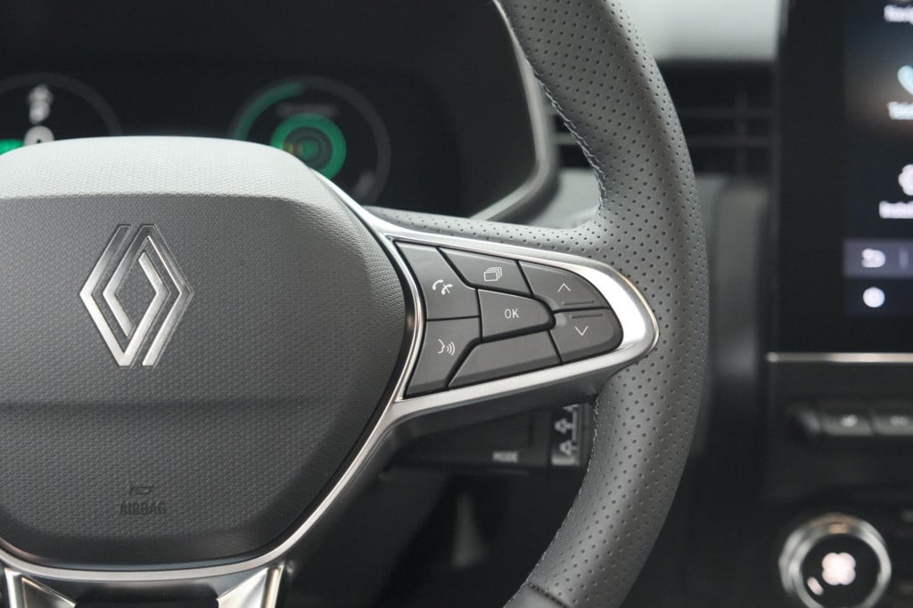 Renault Clio 1.6 e-tech full hybrid 145 techno | 360 camera | bose audio | 
