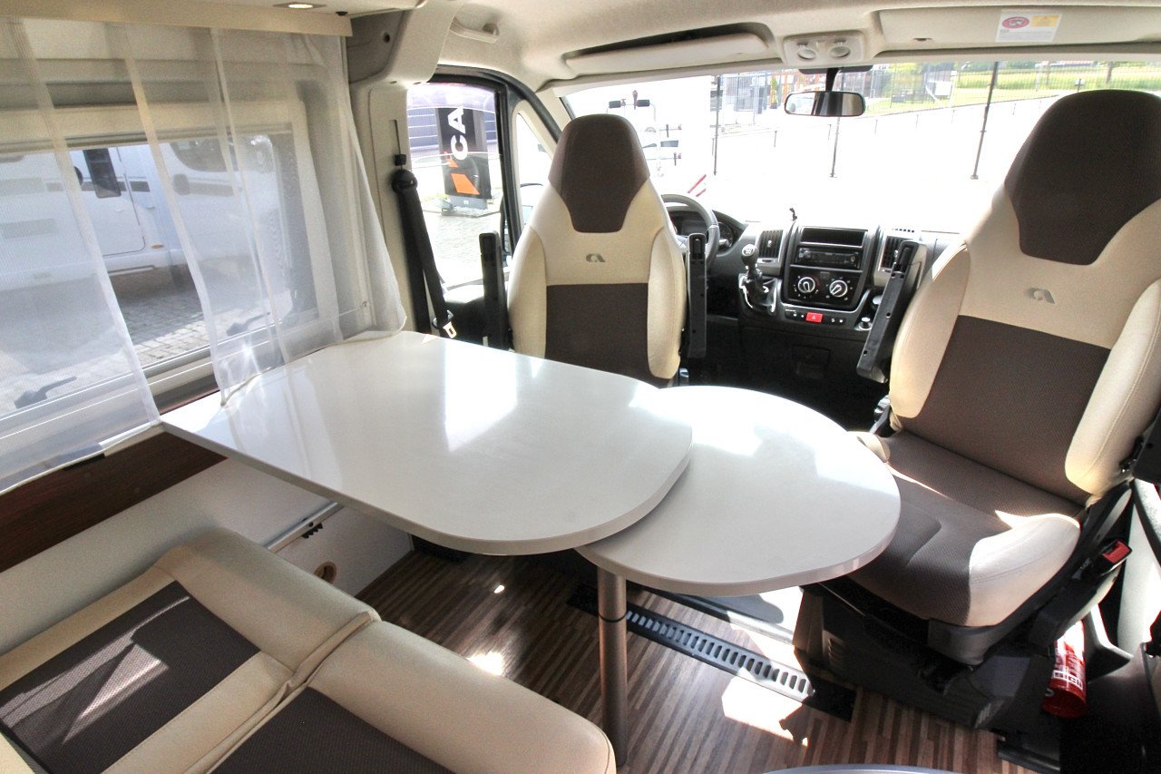 Adria Twin 600SPT (Vast bed,Eerste eigenaar, 19.000KM , Als nieuw!!!)