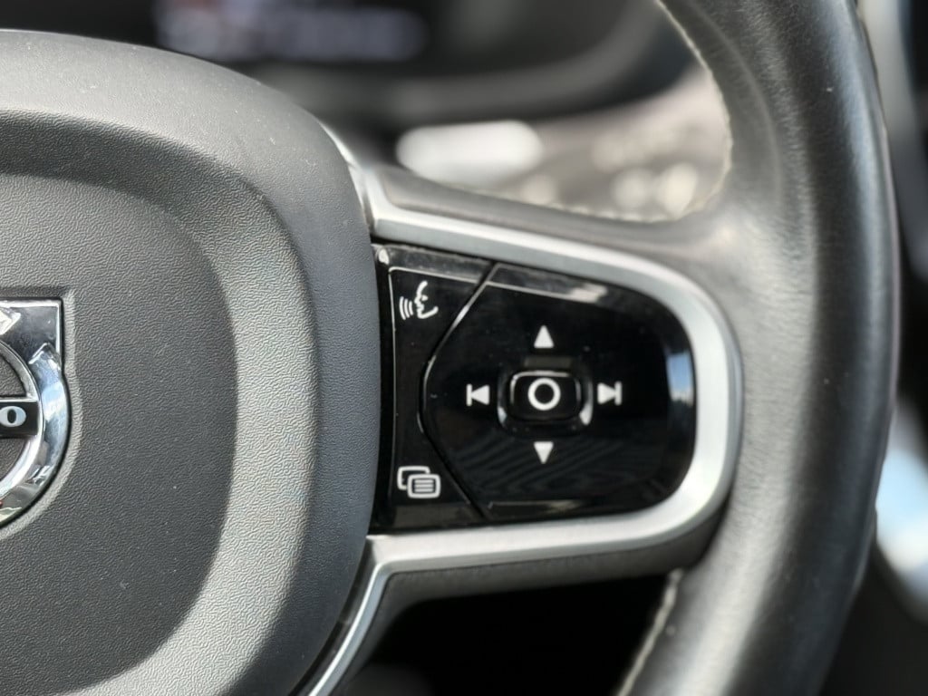 Volvo V60 t6 340pk recharge r-design| adap.cruise| trekhaak| camera| h&k s