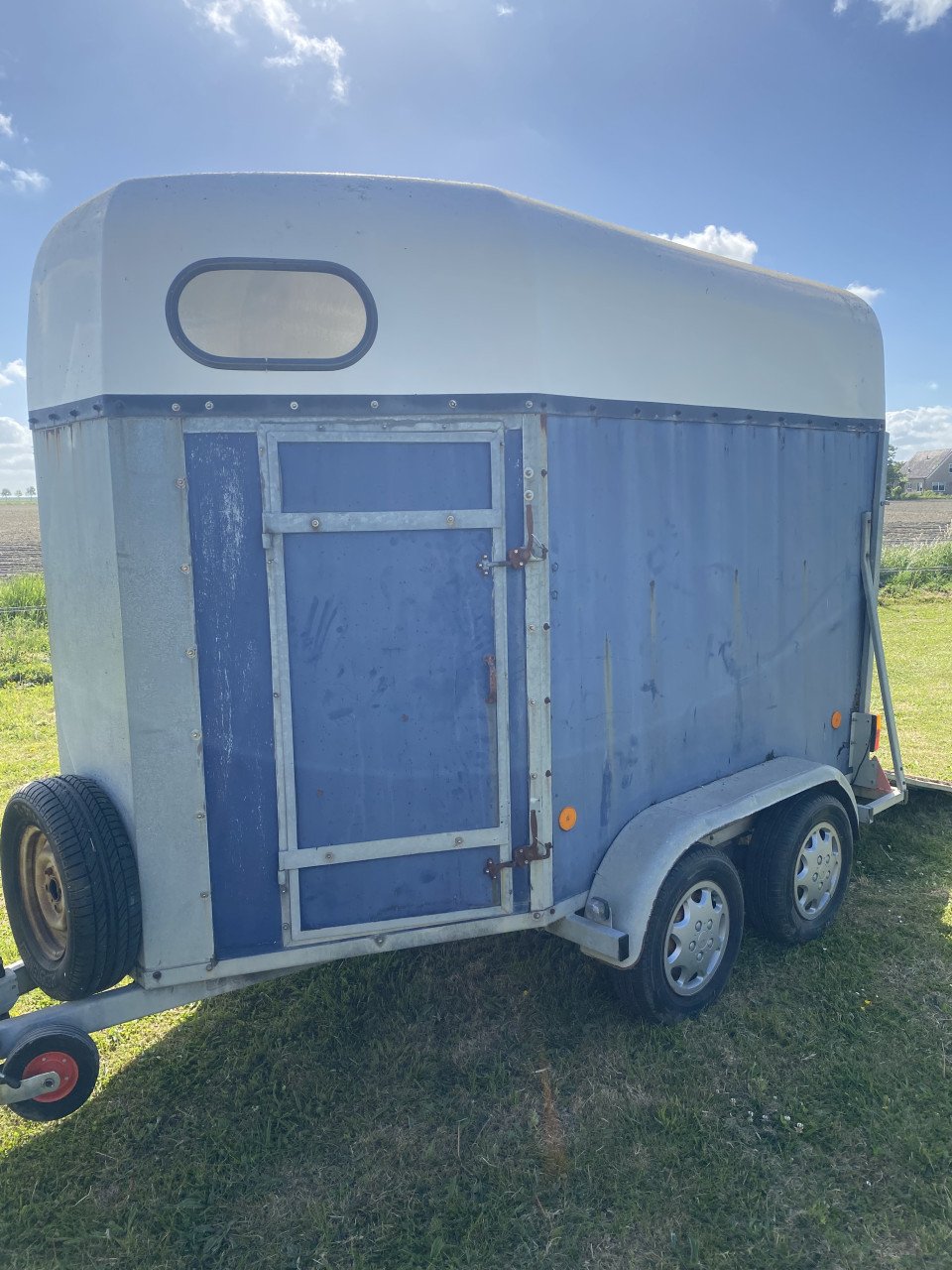 Paardentrailer voor 2 paarden
