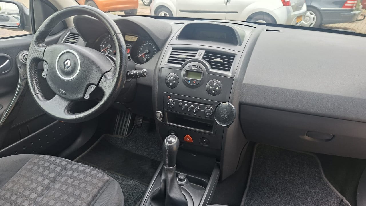 Renault MEGANE 1.6 16v Expression 5drs bj:2006 airco-lm velgen
