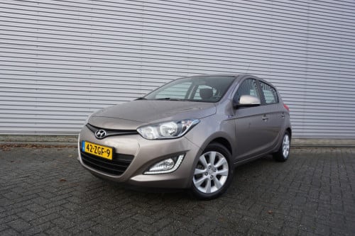 Hyundai I 20 1.2i i-vision airco / carplay / cruise / lm velgen / trekhaak