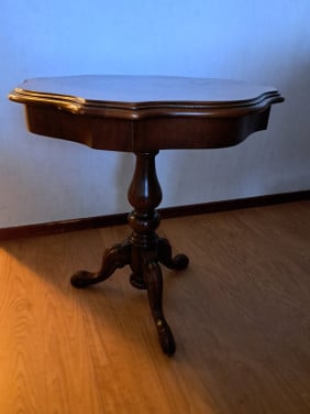 Rond bijzettafeltje, driepoot