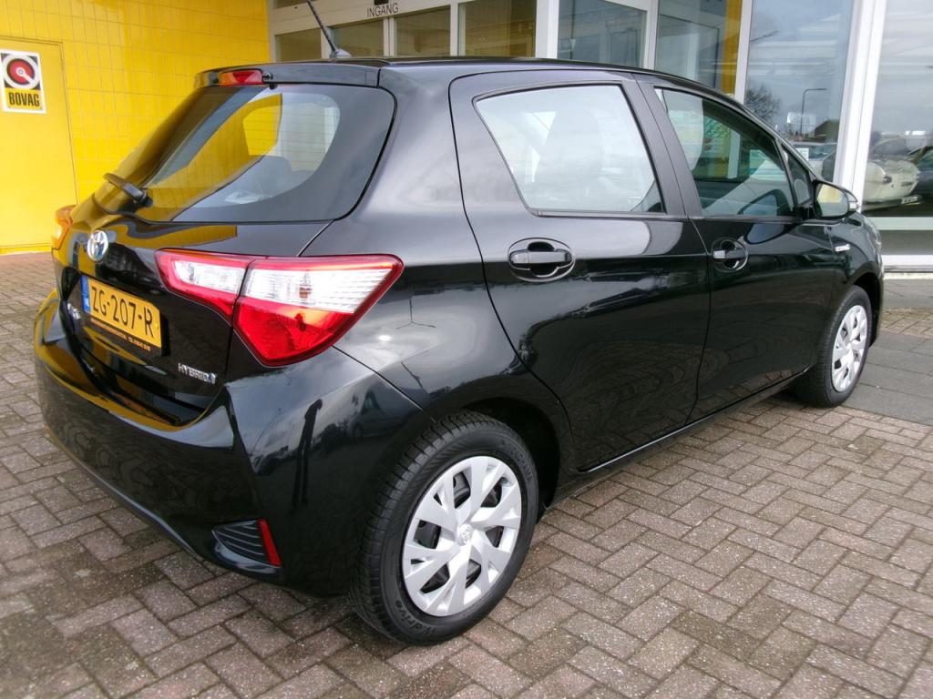 Toyota Yaris 1.5 hybrid clima, camera, multimedia, bluet.