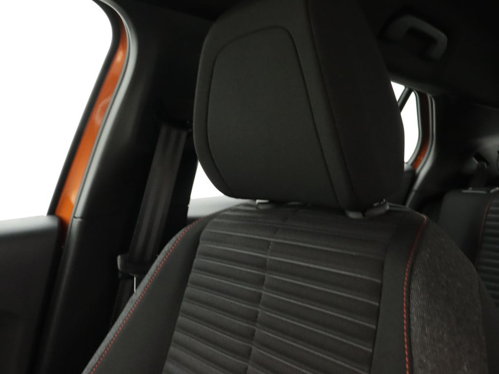 Peugeot 2008 100 pk active pack | rijklaar navigatie