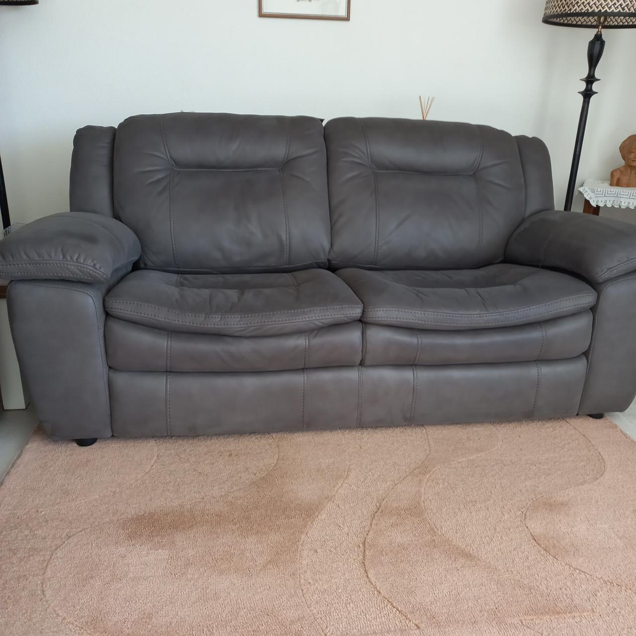 2,5 zits bank olijfgroen ivm verandering meubelen