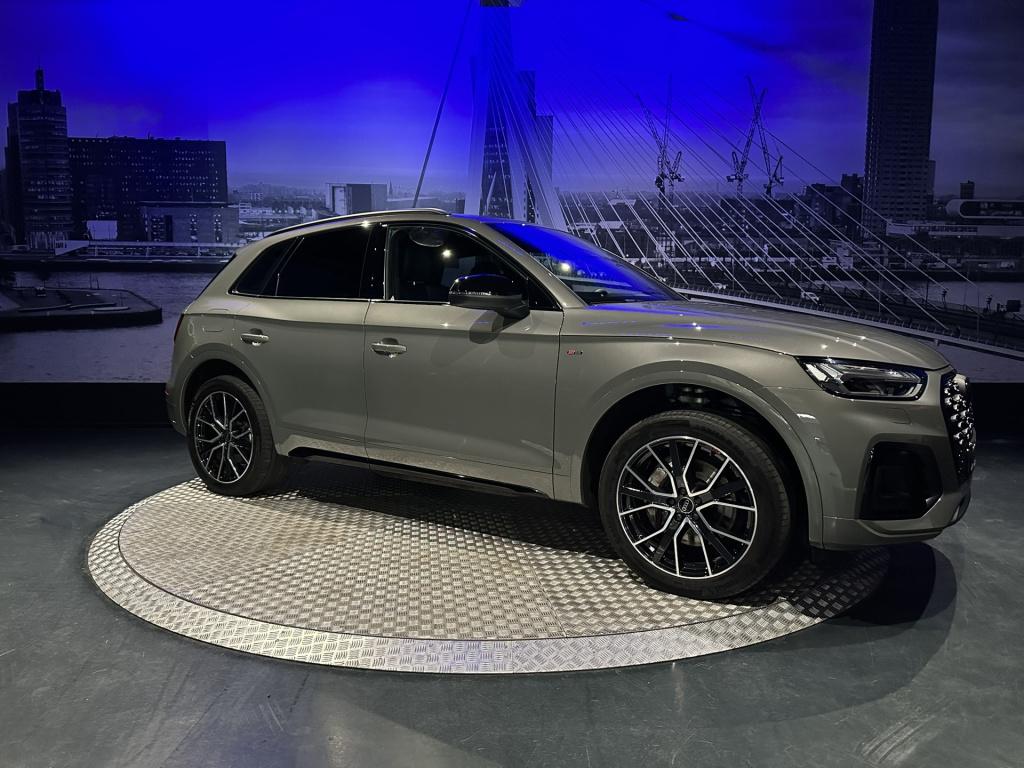 Audi Q5 50 tfsi e s edition competition *keyless*camera*chronosgrey*trekhaa