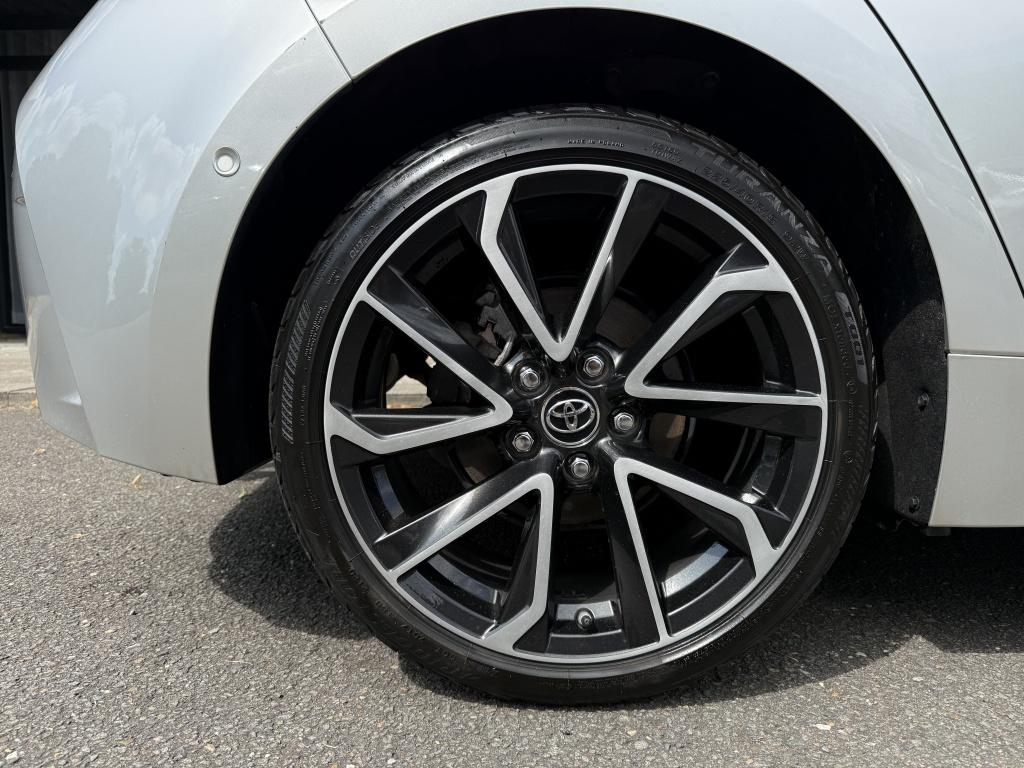 Toyota Corolla 1.8 hybrid gr-sport