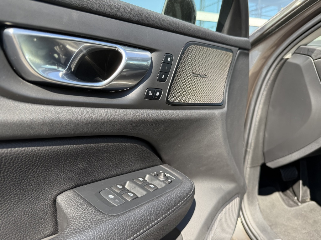 Volvo V60 b3 163pk inscription| panodak| adap.cruise| camera| leder| h&k s