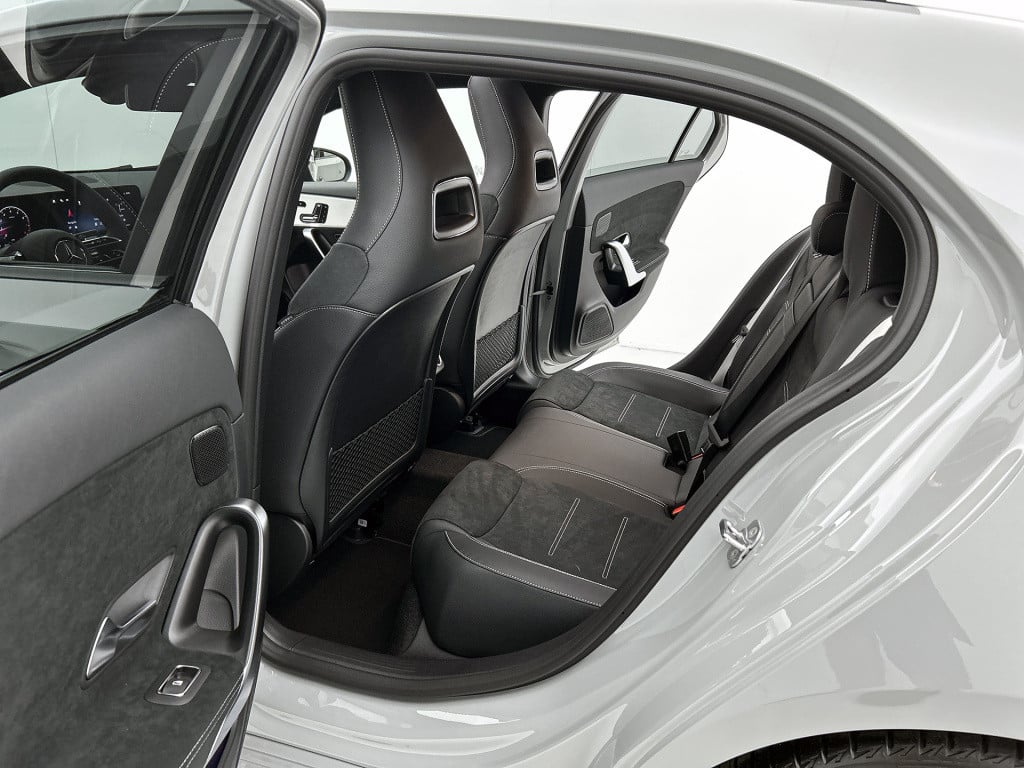 Mercedes-Benz A-Klasse 180 business solution amg | nightpakket | amg line p