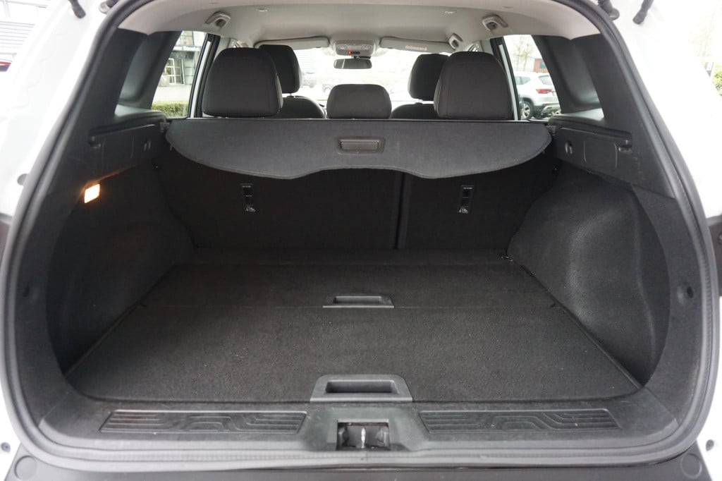 Renault Kadjar 1.2 tce zen airco / navi / cruise / trekhaak / parkeers. / l