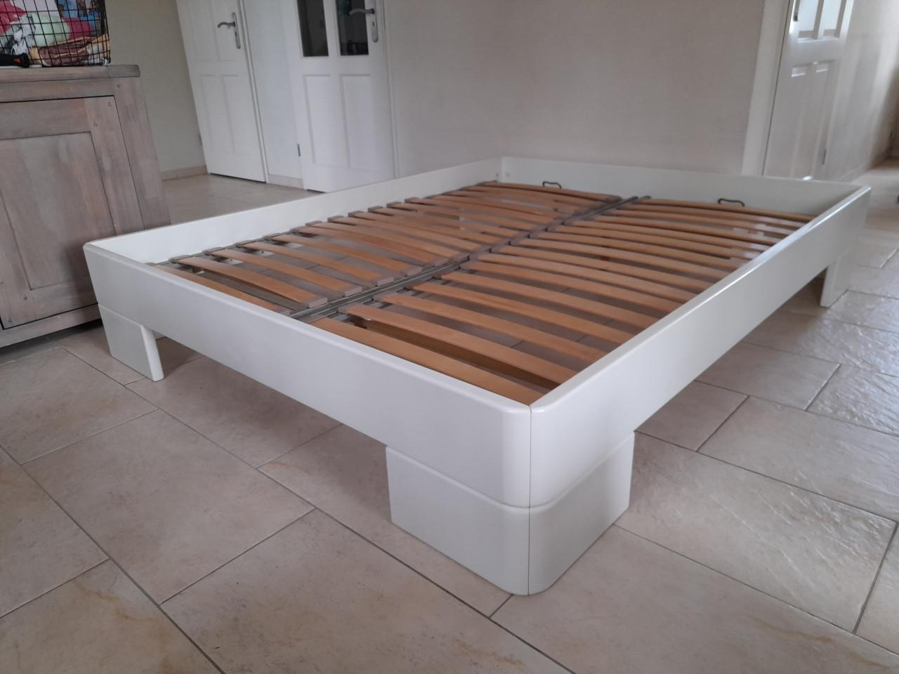 2 Persoons bed 160 x 200 (in goede staat )