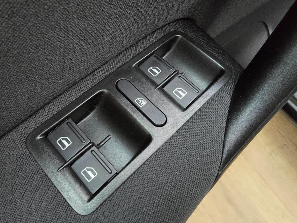 Volkswagen Polo occasion 1.2 tsi highline met cruisecontrol en 5 deurs zwar