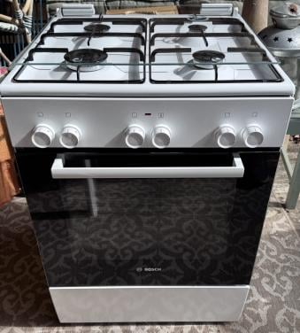 3 jaar oud wit Bosch gasfornuis met oven