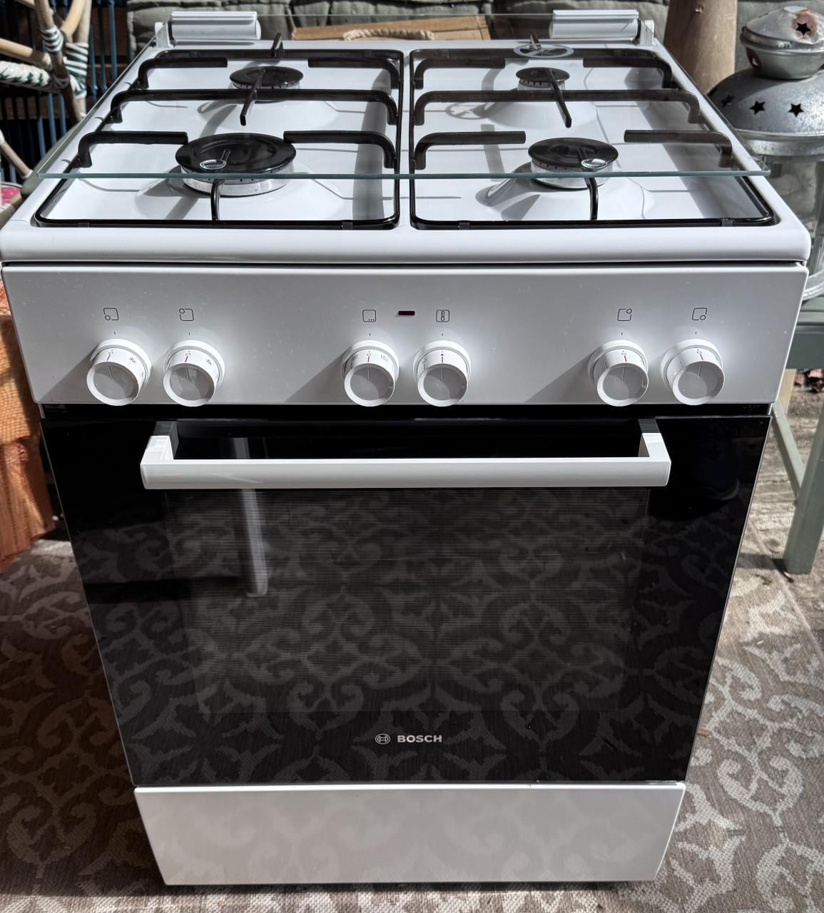 3 jaar oud wit Bosch gasfornuis met oven