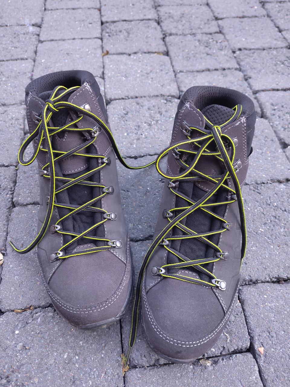 Hangwag bergschoenen maat 42