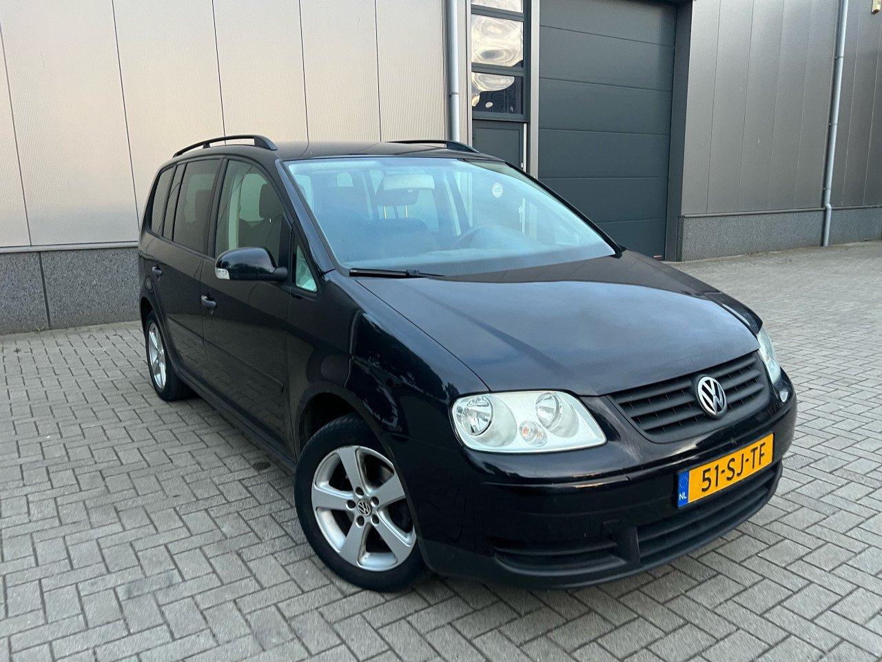 Volkswagen Touran 1.6-16V FSI Jaar Apk