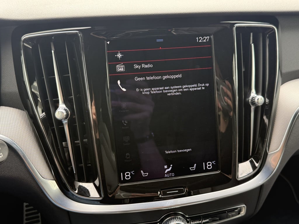 Volvo V60 t6 340pk recharge r-design| panodak| adap.cruise| 360camera| tre
