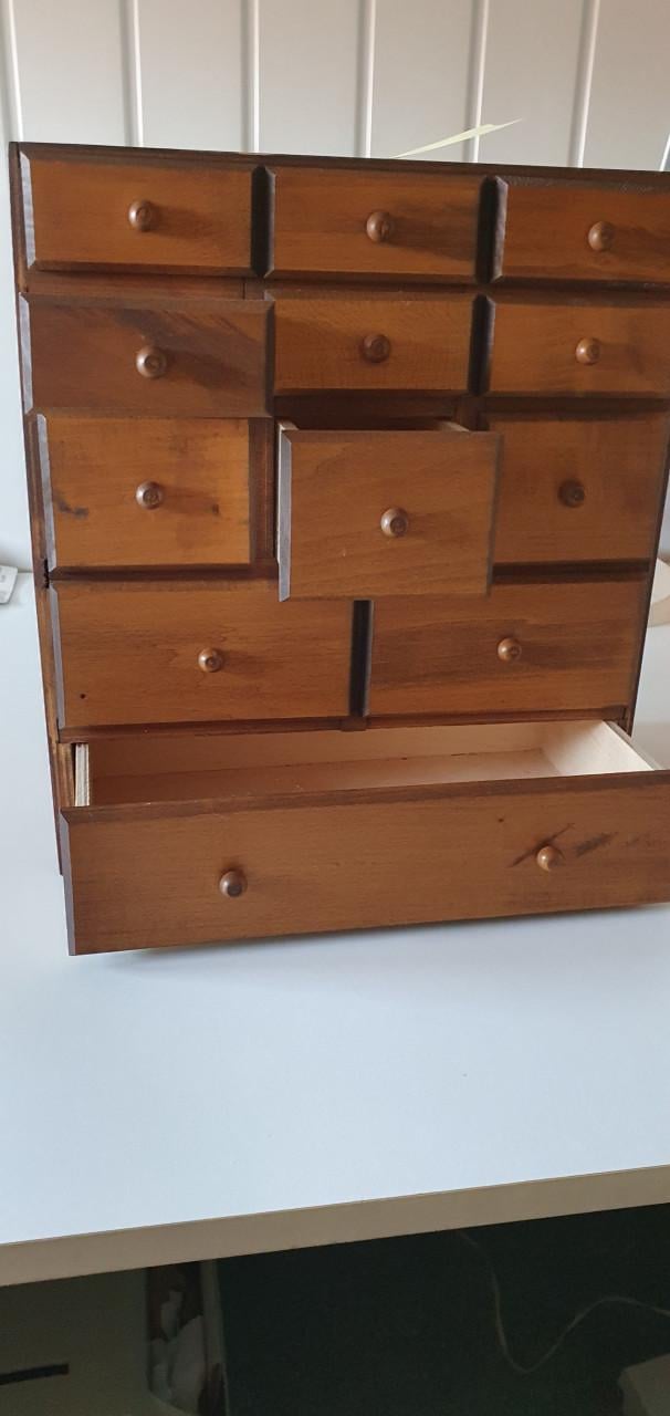 Klein houten lade kastje