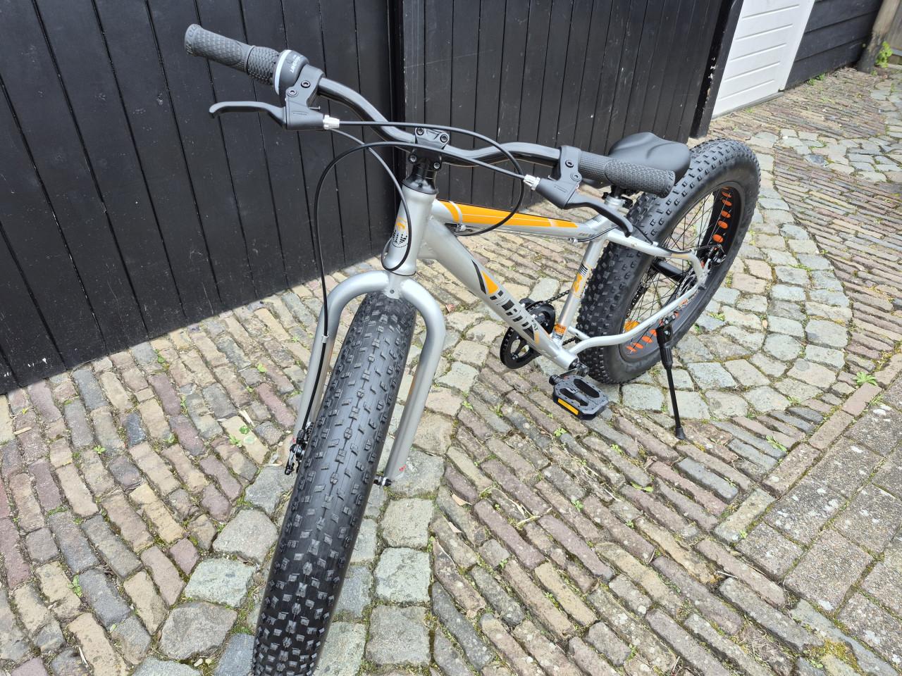 Fiets met dikke banden