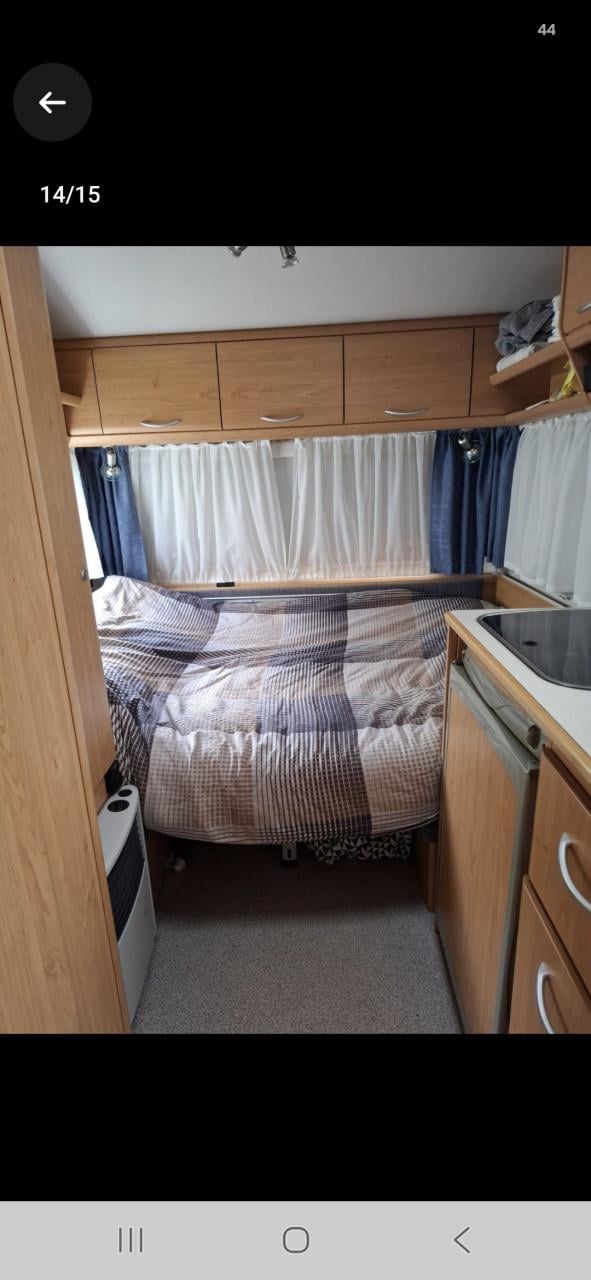 Knaus Blue Line 400 TK uit 2002 met voortent
