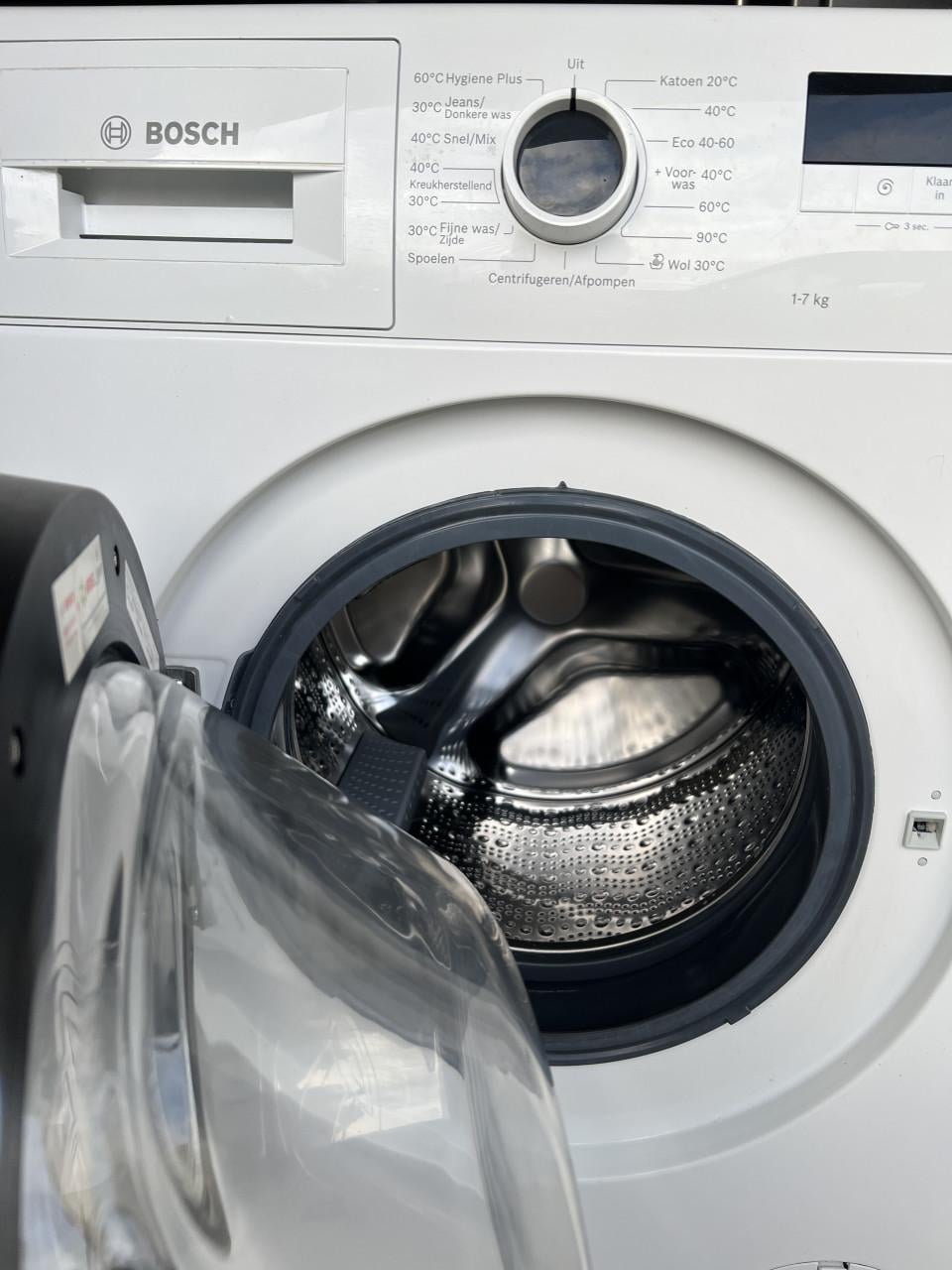 Nieuwe (2 weken gebruikt) Bosch Wasmachine 7 kg. 1400 rpm.