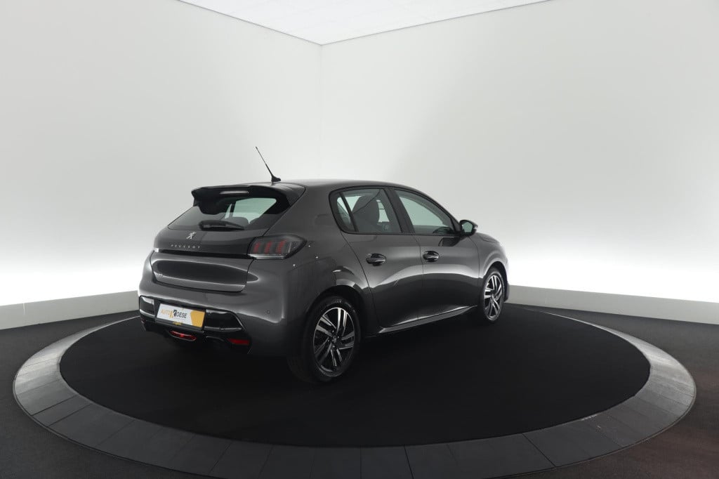 Peugeot 208 puretech 100 eat8 allure | camera | apple carplay | navigatie |