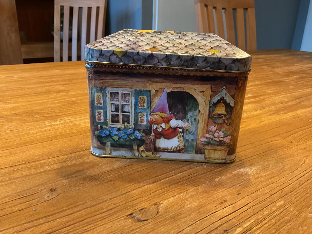 55 kabouters Rien Poortvliet en koekjes blik huisje