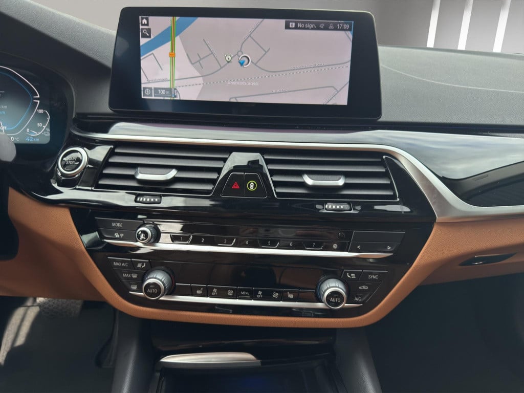 BMW 5 Serie 530e iperformance | sport line | leder cognac | electr.zonnesch