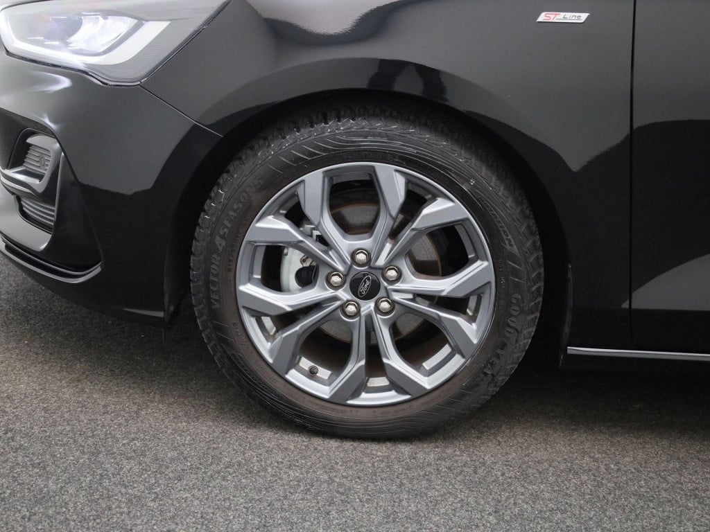 Ford Focus wagon 1.0 ecoboost hybrid st-line btw auto! | 17'' lmv | automaa