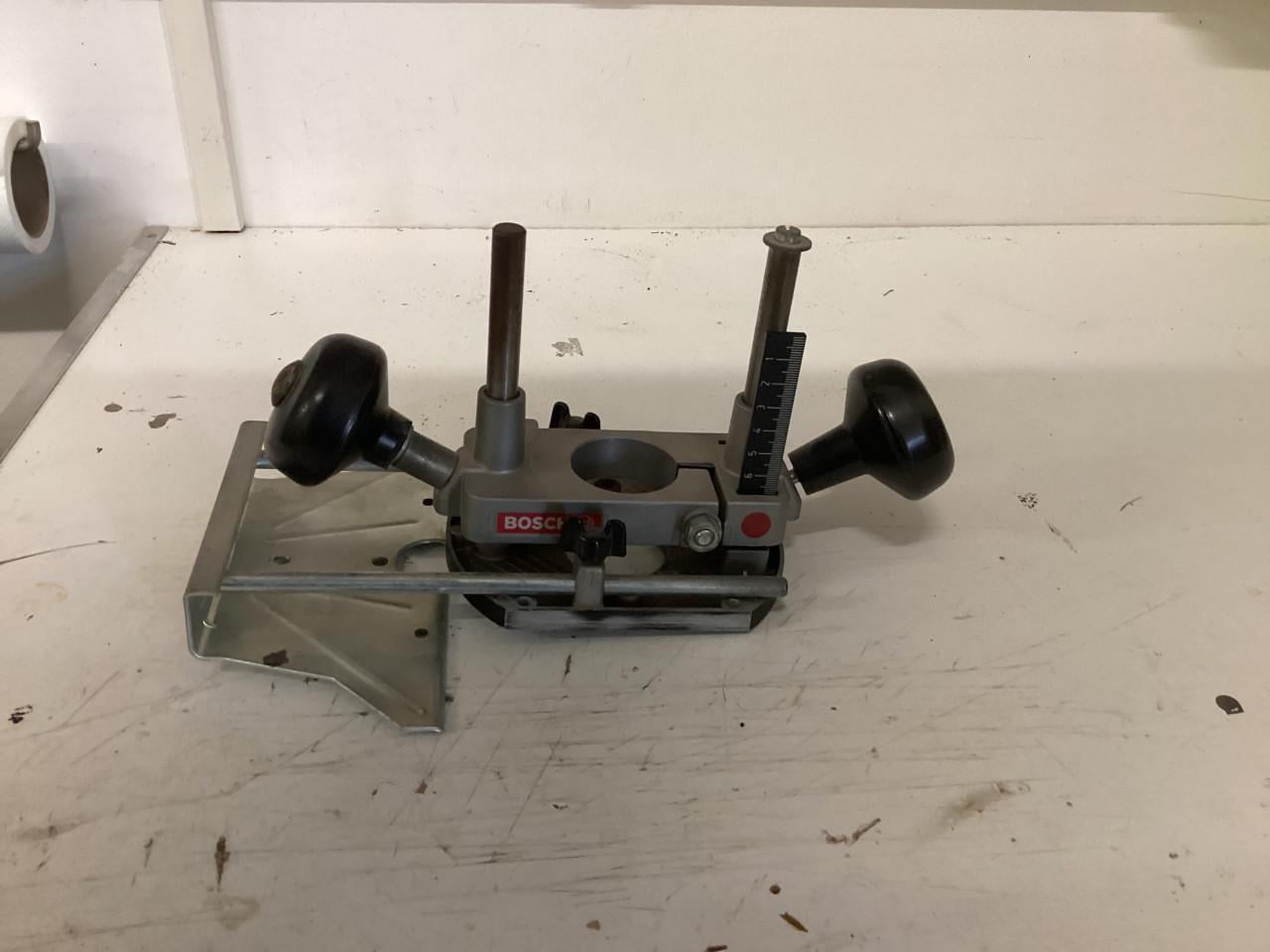 Freesmotor met onderstel