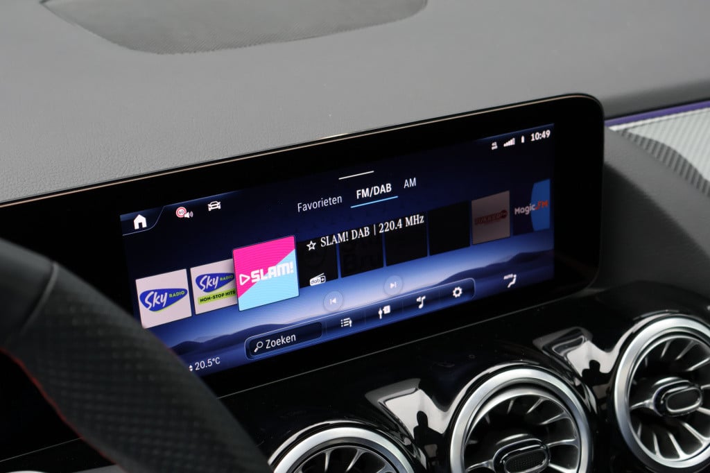 Mercedes-Benz Gla-klasse 250 e edition amg line l facelift l panoramadak l 