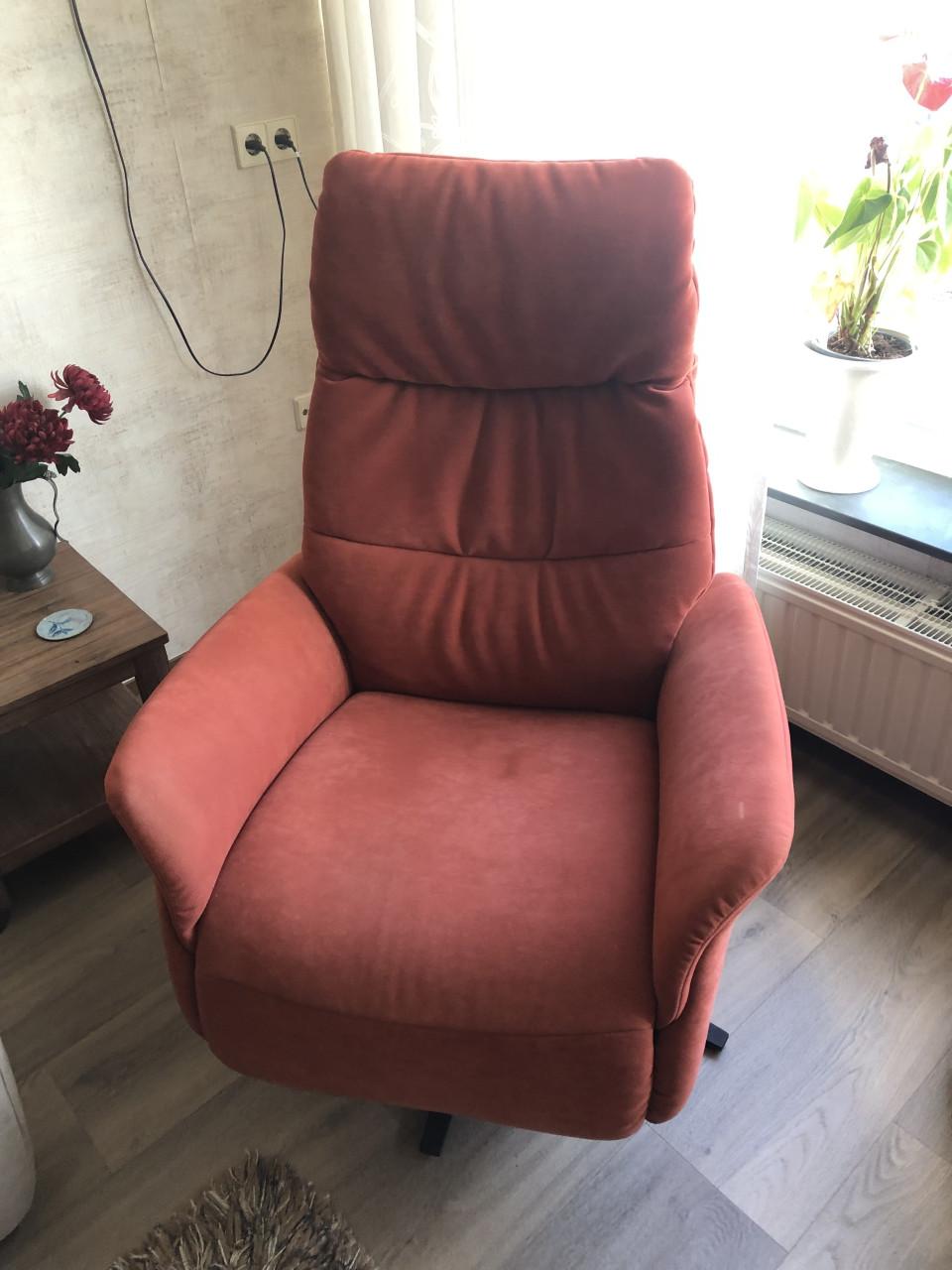 Himola.   Relaxfauteuils    Kleur Brique en mosgroen