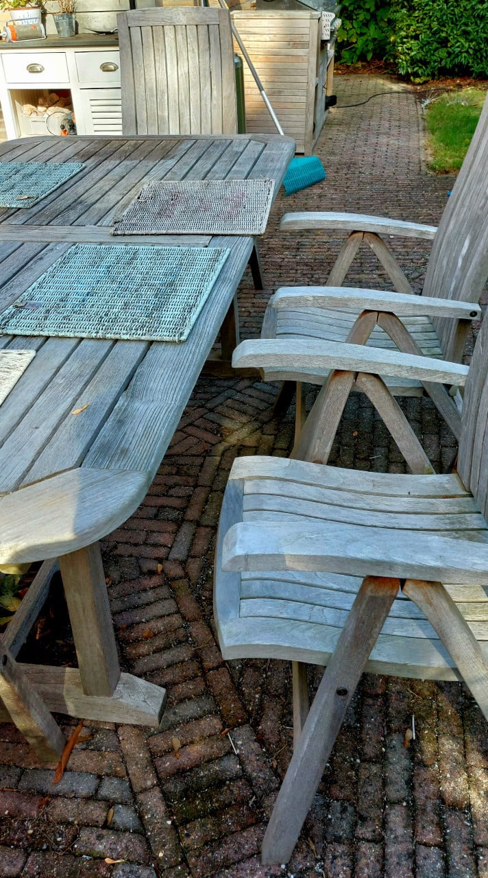 Hardhouten tuinset grote tafel + 5 stoelen